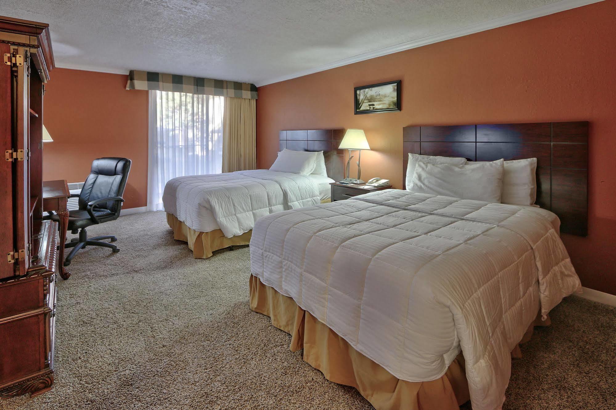 Hotel Ramada By Wyndham Albuquerque Midtown Zewnętrze zdjęcie